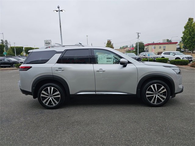 New 2025 Nissan Pathfinder Platinum w/ Cargo Package image 7