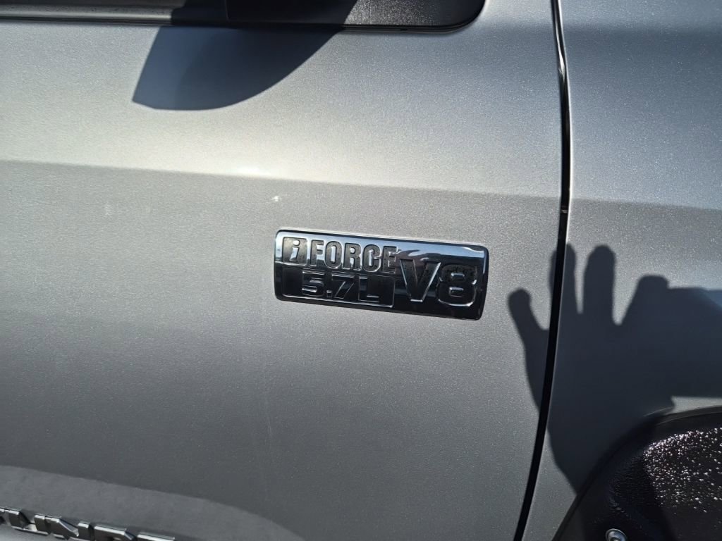 Used 2020 Toyota Tundra SR5 w/ SR5 Leather Package image 19