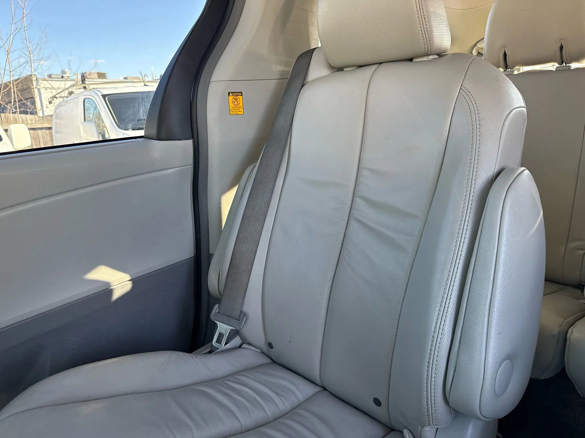 Used 2012 Toyota Sienna XLE w/ Premium Pkg AWD/4WD image 53
