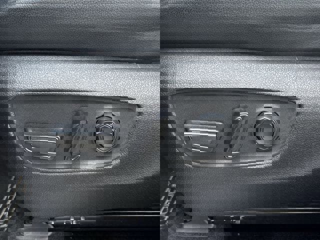 Used 2023 Toyota Highlander XLE image 28