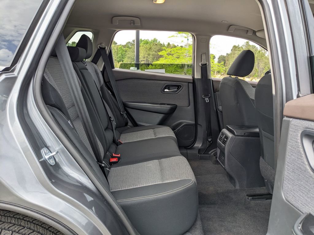 Used 2023 Nissan Rogue SV FWD image 42