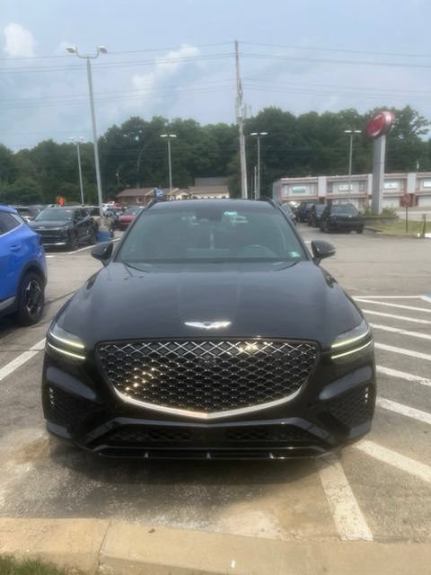 Used 2023 Genesis GV70 2.5T w/ Sport Prestige Package AWD/4WD image 2