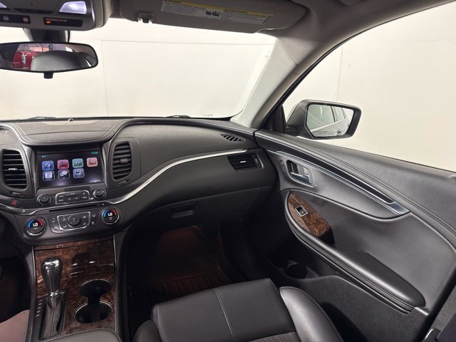 Used 2015 Chevrolet Impala LT FWD image 23