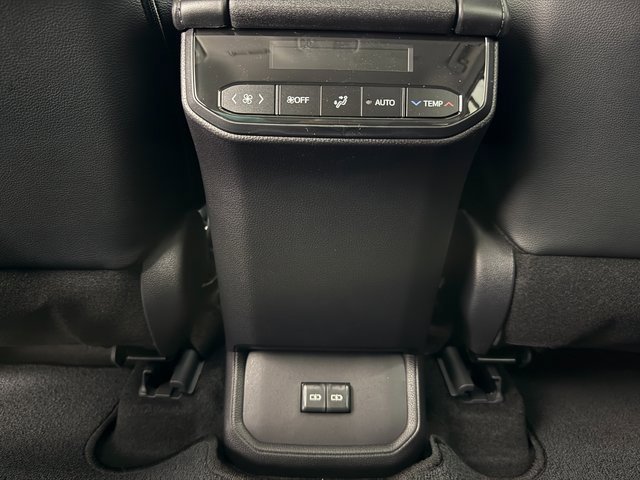 New 2026 Toyota Highlander XLE image 31