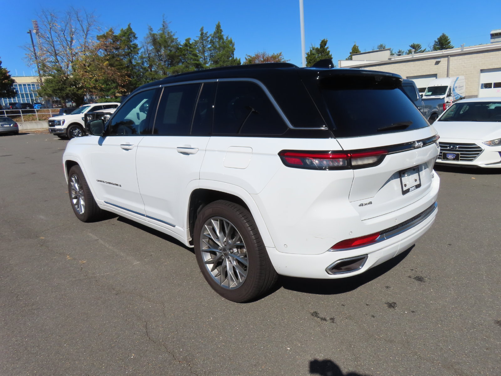 Used 2025 Jeep Grand Cherokee Summit w/ Adv Protech Group IV AWD/4WD image 7