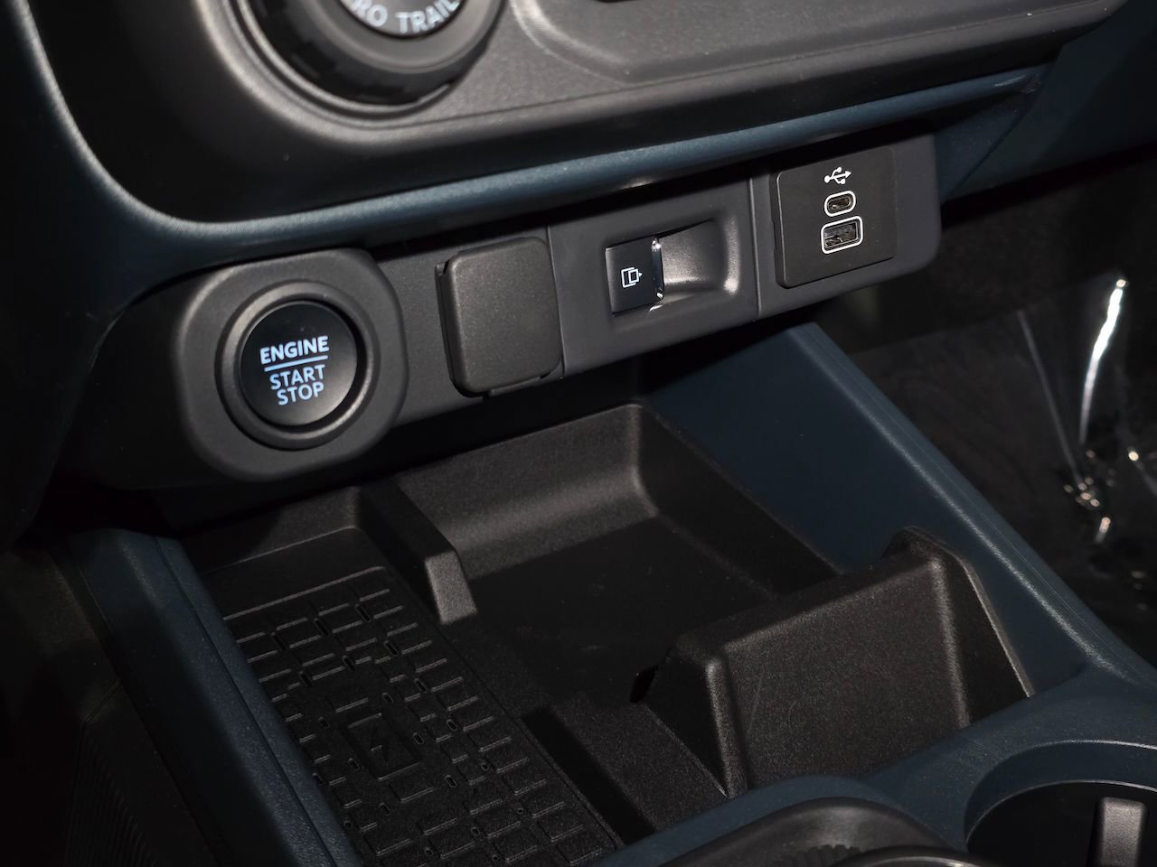 New 2025 Ford Maverick Lariat w/ Black Appearance Package AWD/4WD image 31