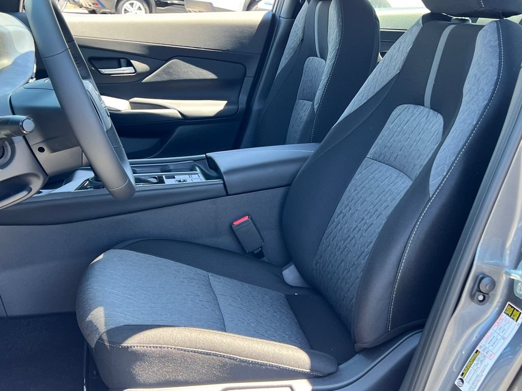 New 2026 Nissan Sentra SV w/ SV Convenience Package FWD image 5