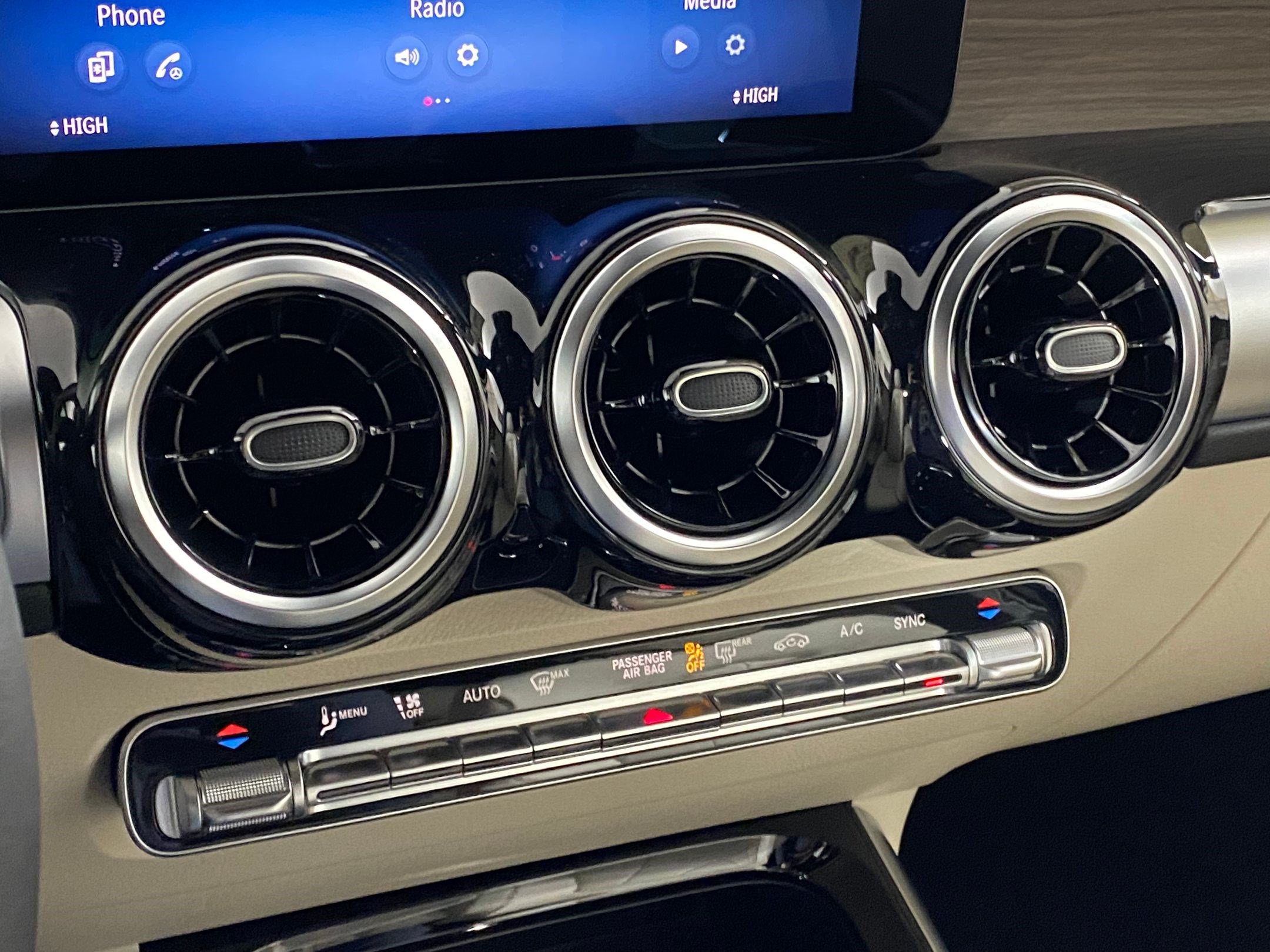 Certified 2026 Mercedes-Benz GLB 250 4MATIC image 27