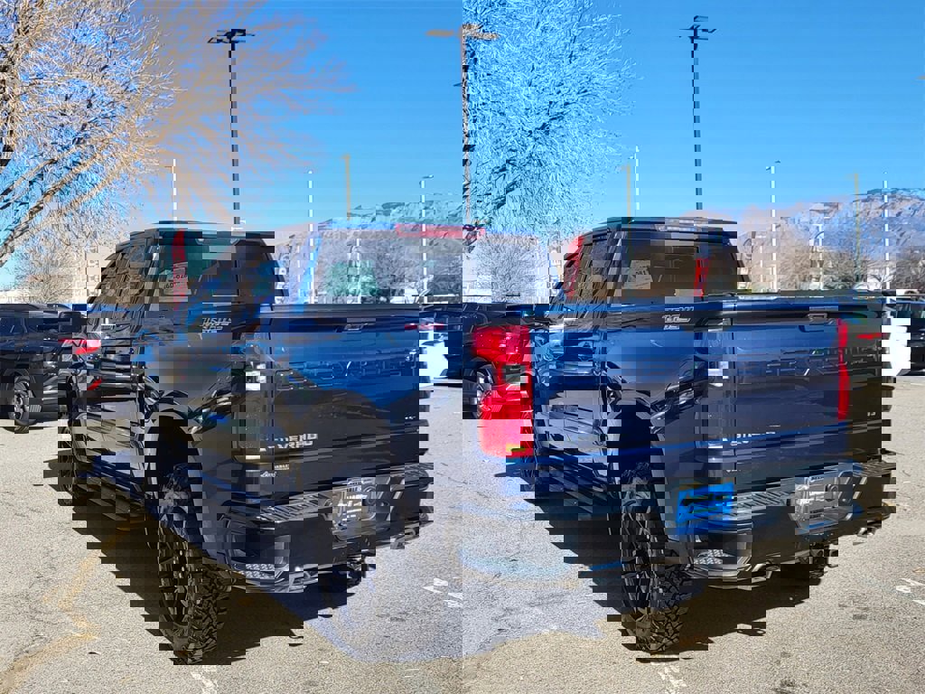 Used 2021 Chevrolet Silverado 1500 LT Trail Boss w/ Convenience Package II image 3