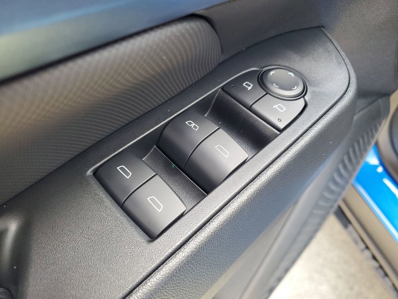 New 2025 Chevrolet Equinox EV LT image 15
