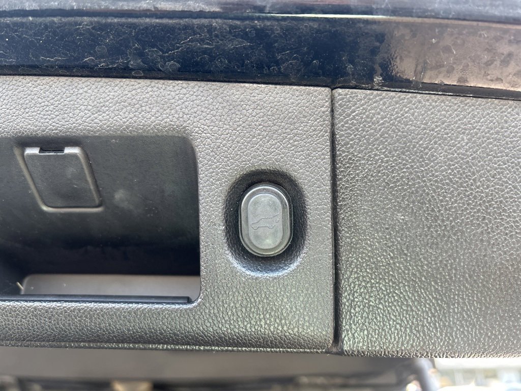 Used 2019 GMC Yukon XL SLT image 17