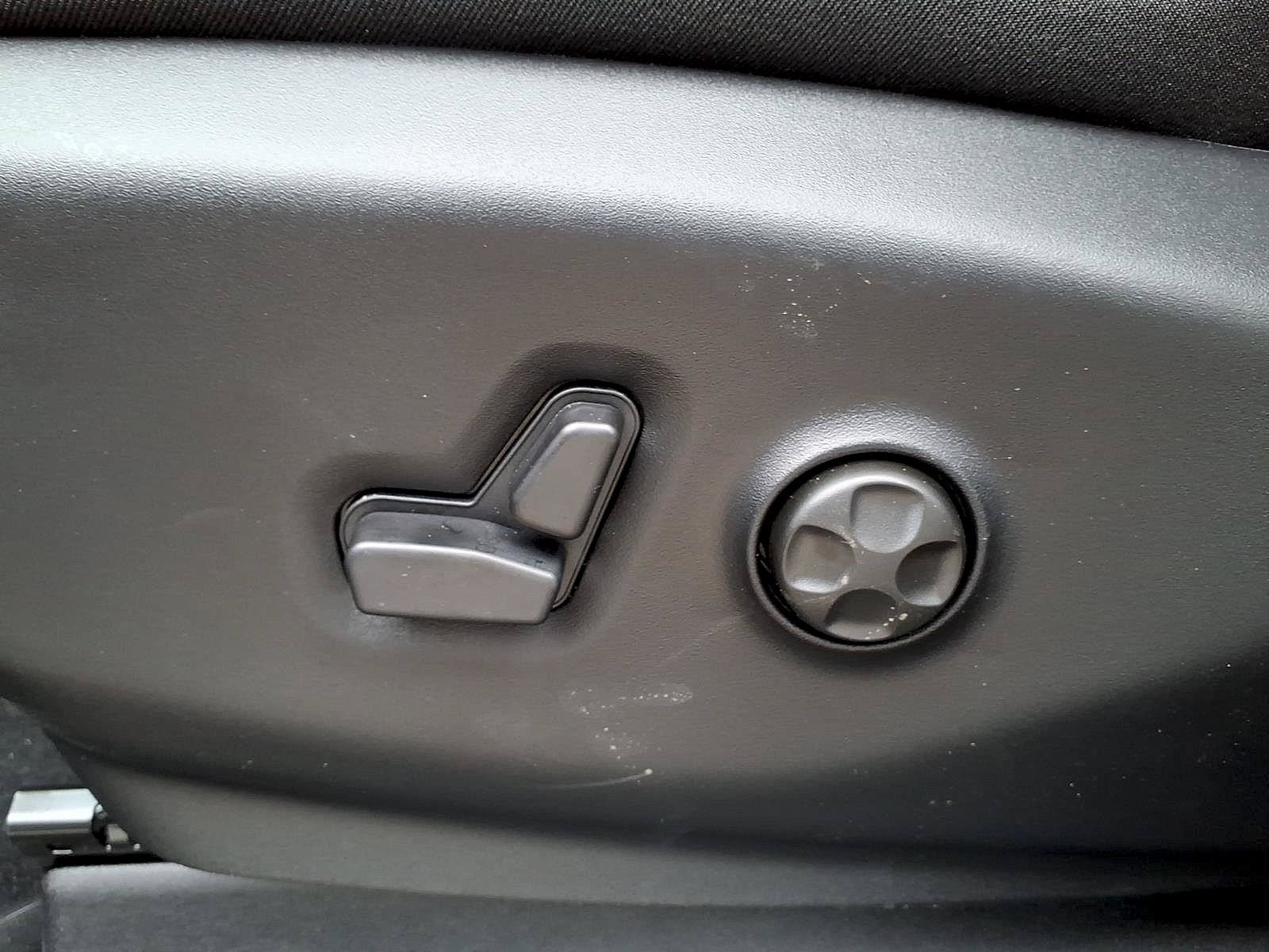 New 2026 Chrysler Voyager LX FWD image 12