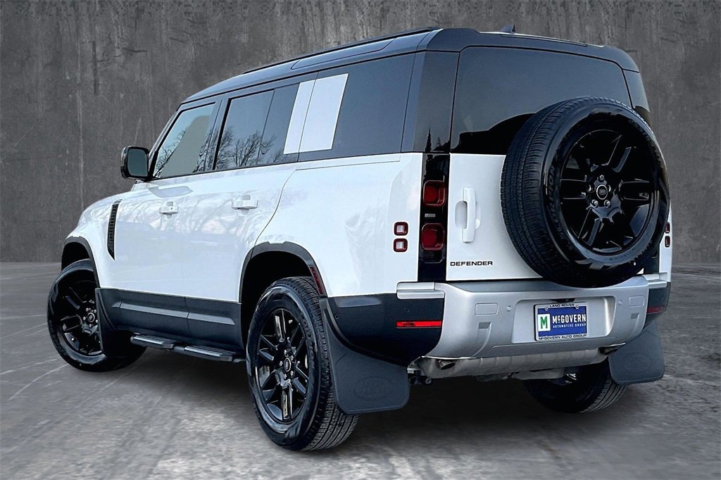 Used 2025 Land Rover Defender 110 S image 4