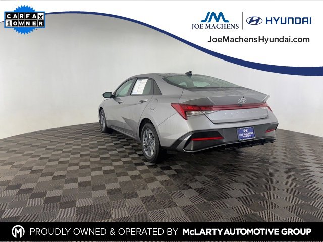 Used 2025 Hyundai Elantra Blue image 9
