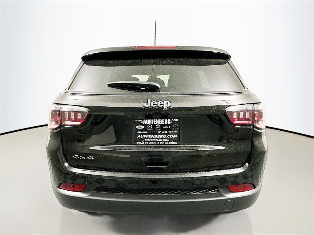 New 2026 Jeep Compass Latitude image 8