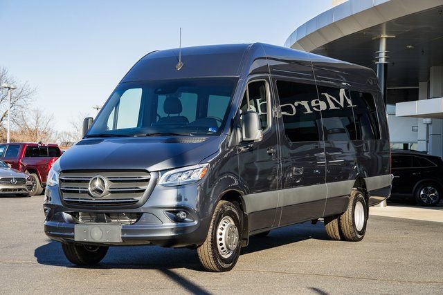 Used 2024 Mercedes-Benz Sprinter 3500 image 3