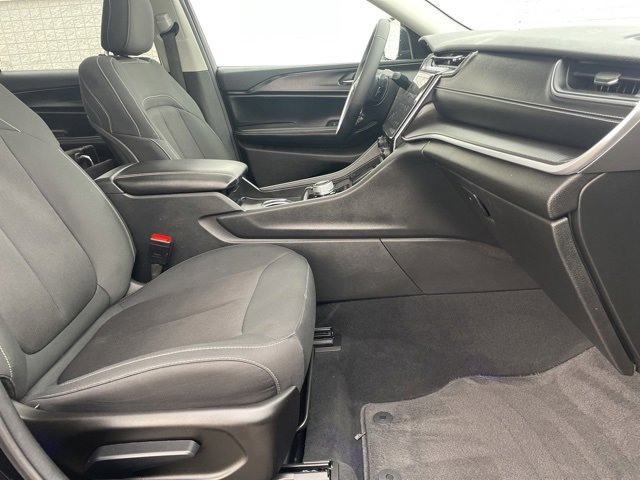 Used 2024 Jeep Grand Cherokee L Laredo image 17