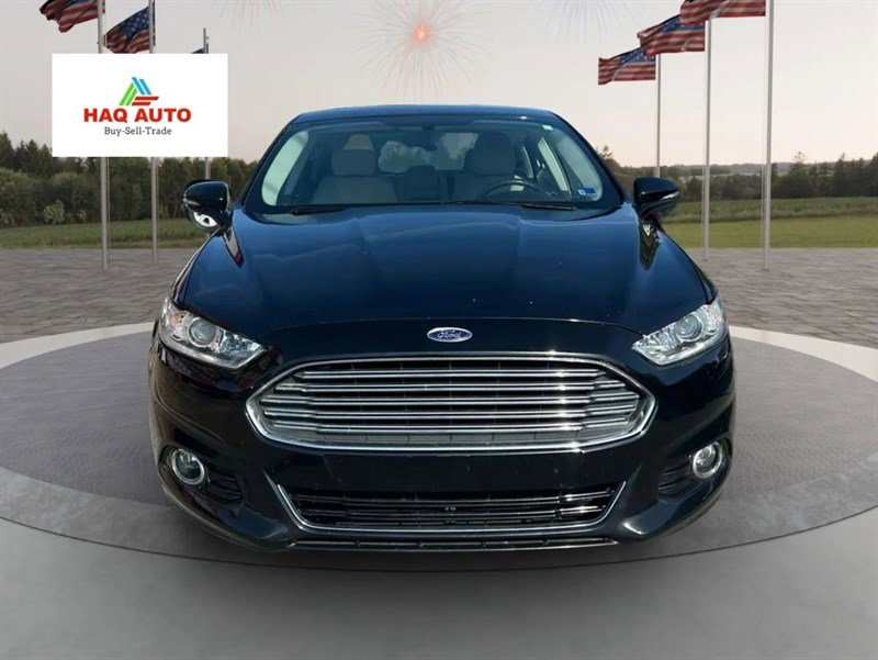 Used 2016 Ford Fusion Titanium image 2