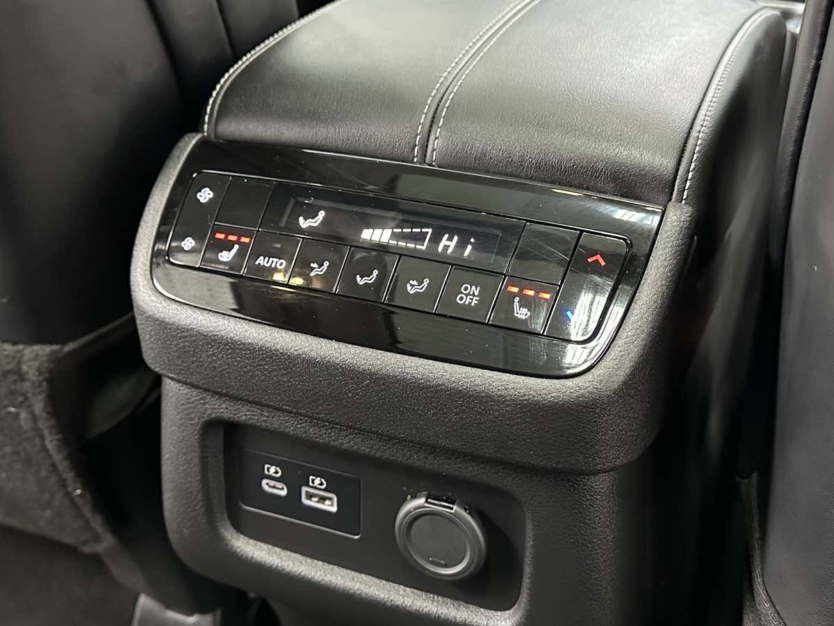 Used 2024 INFINITI QX60 Luxe image 32