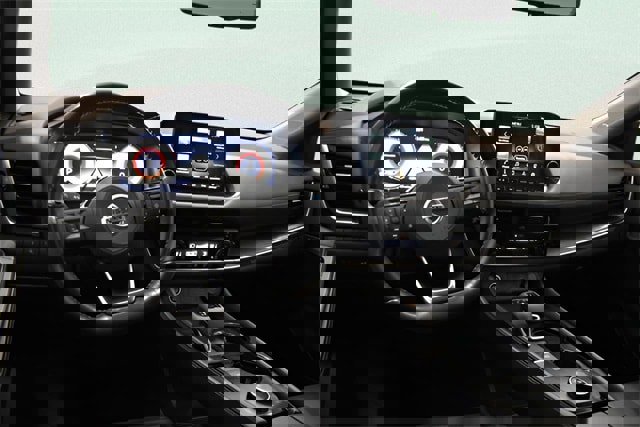 Used 2021 Nissan Rogue Platinum image 18