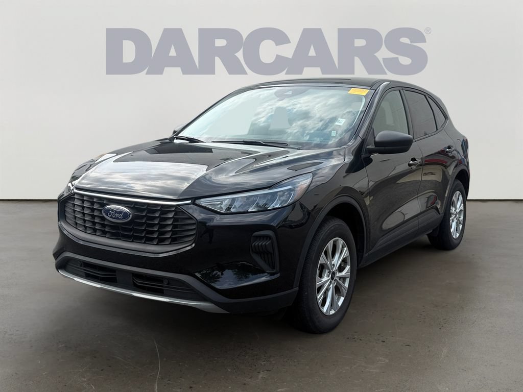 Used 2025 Ford Escape Active AWD/4WD image 3