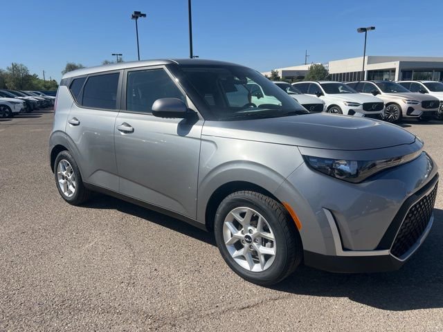 Used 2025 Kia Soul LX w/ LX Technology Package image 1