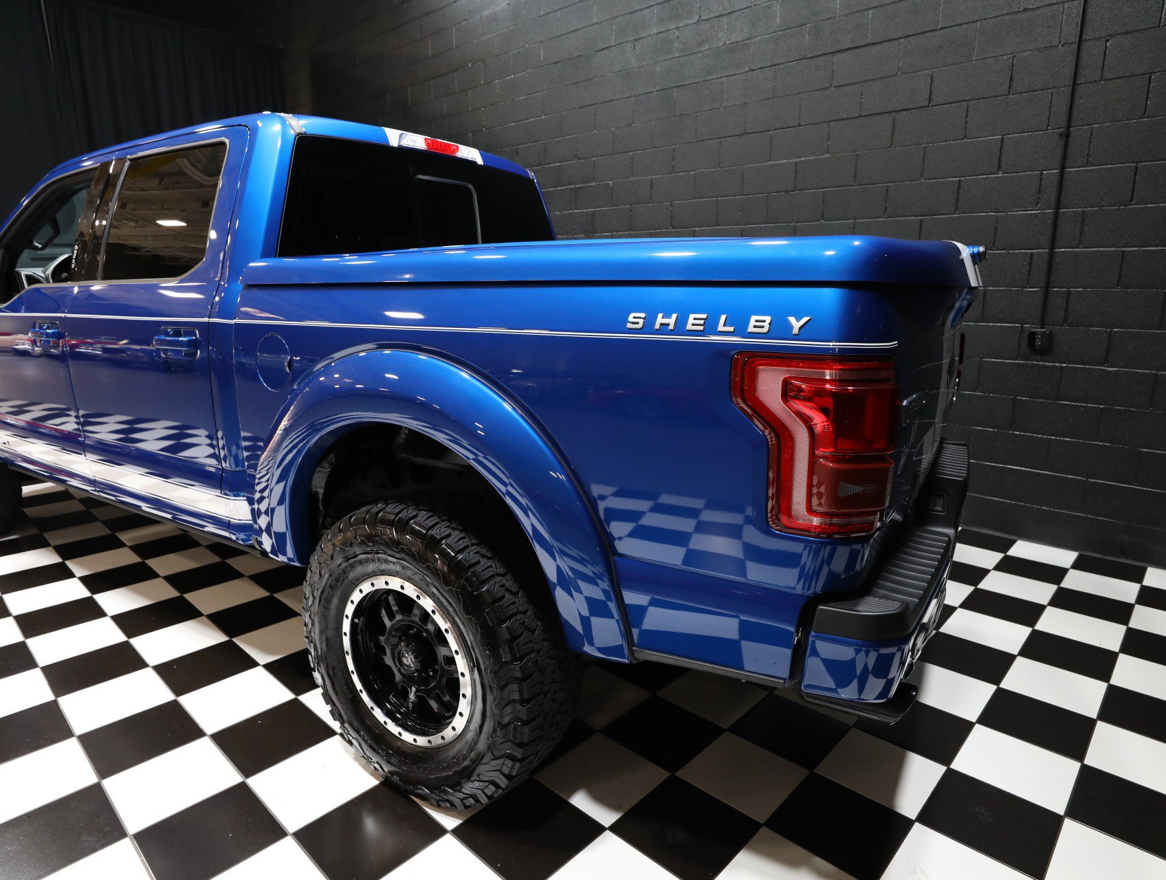 Used 2017 Ford F150 Lariat w/ Equipment Group 502A Luxury image 25