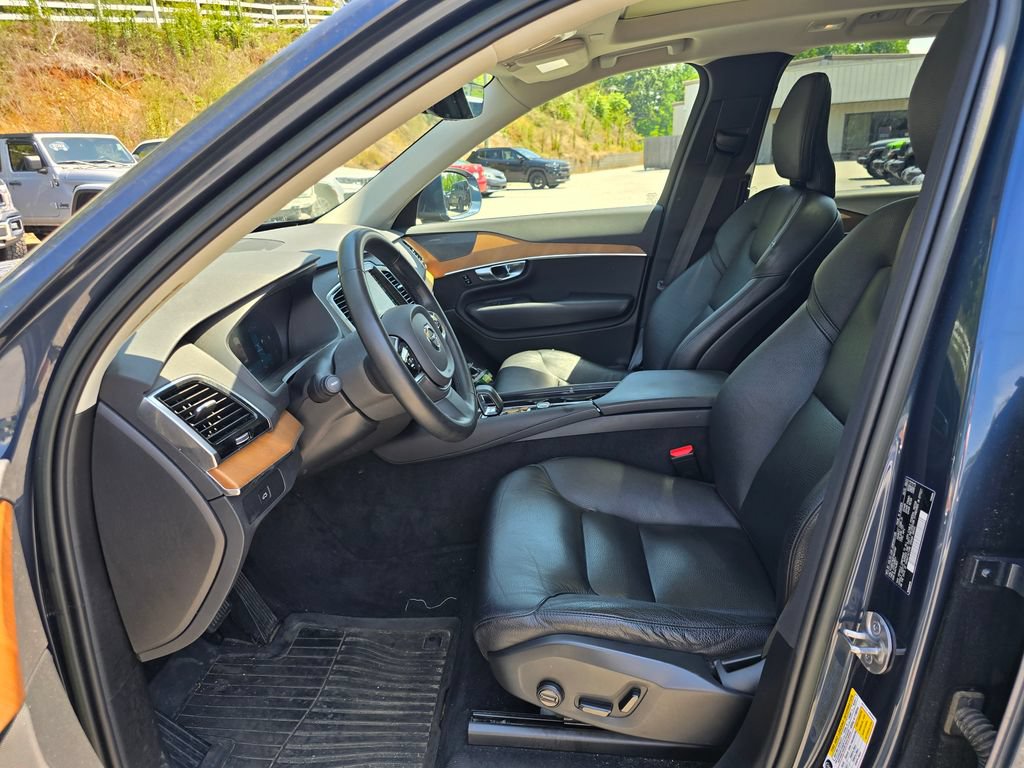 Used 2023 Volvo XC90 B6 Plus w/ Protection Package Premier AWD/4WD image 4