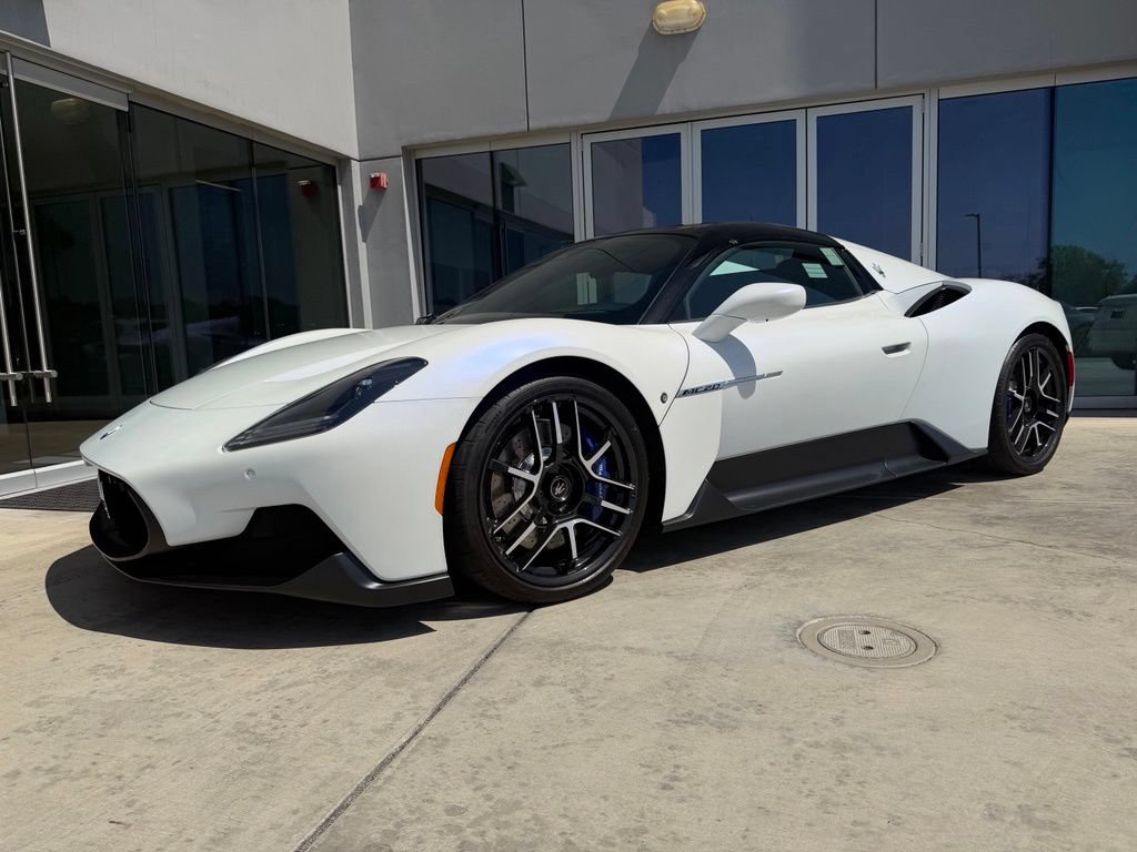 Used 2023 Maserati MC20 Spyder RWD image 3