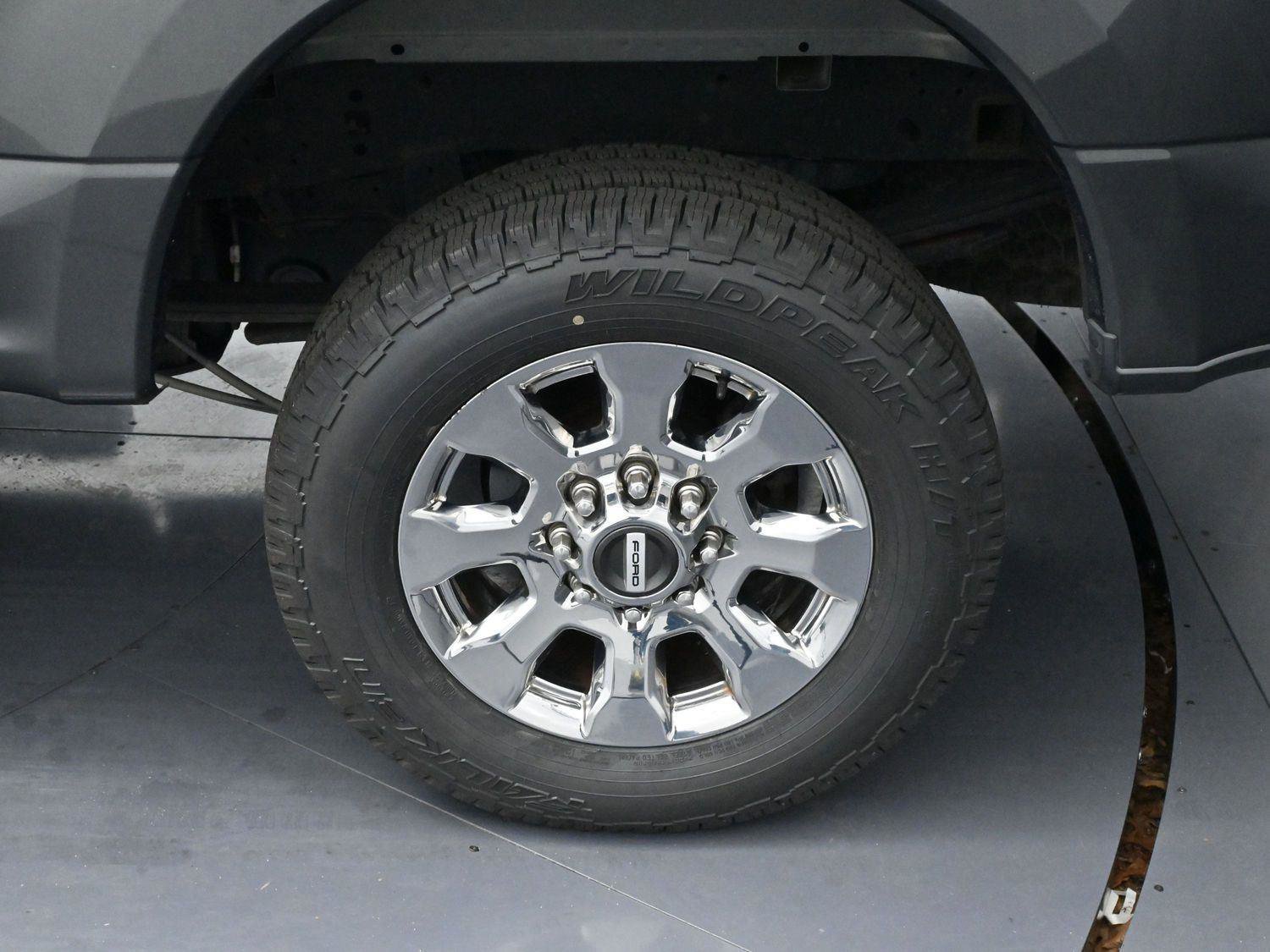 Used 2019 Ford F250 Lariat w/ Chrome Package image 34