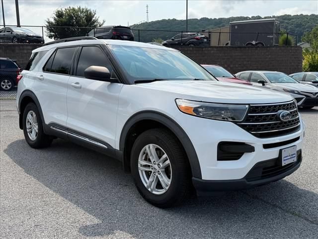 Used 2020 Ford Explorer XLT w/ Comfort Package AWD/4WD image 16