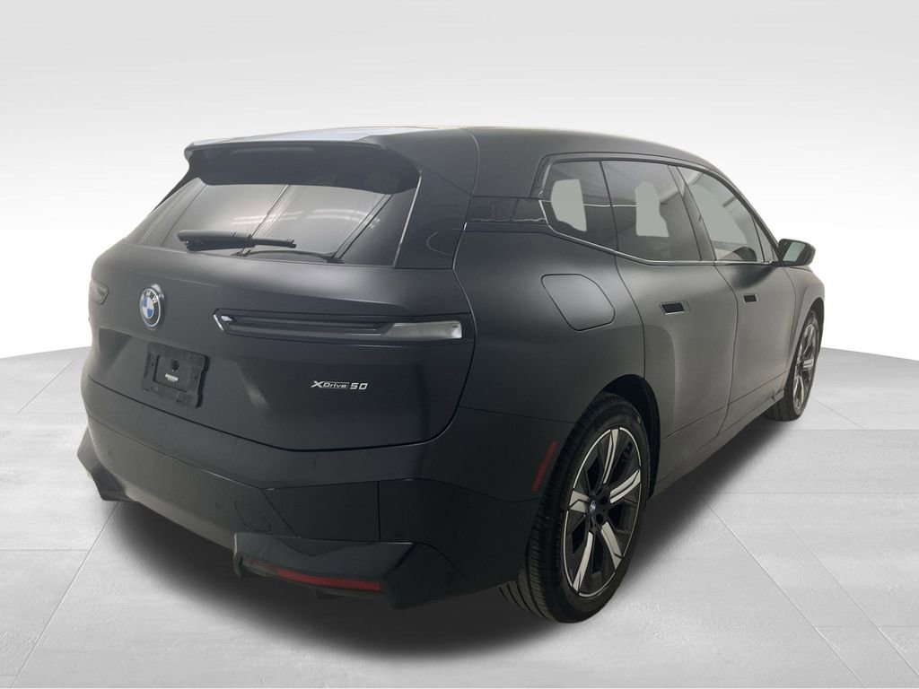 New 2022 BMW iX xDrive50 w/ Premium Package image 9