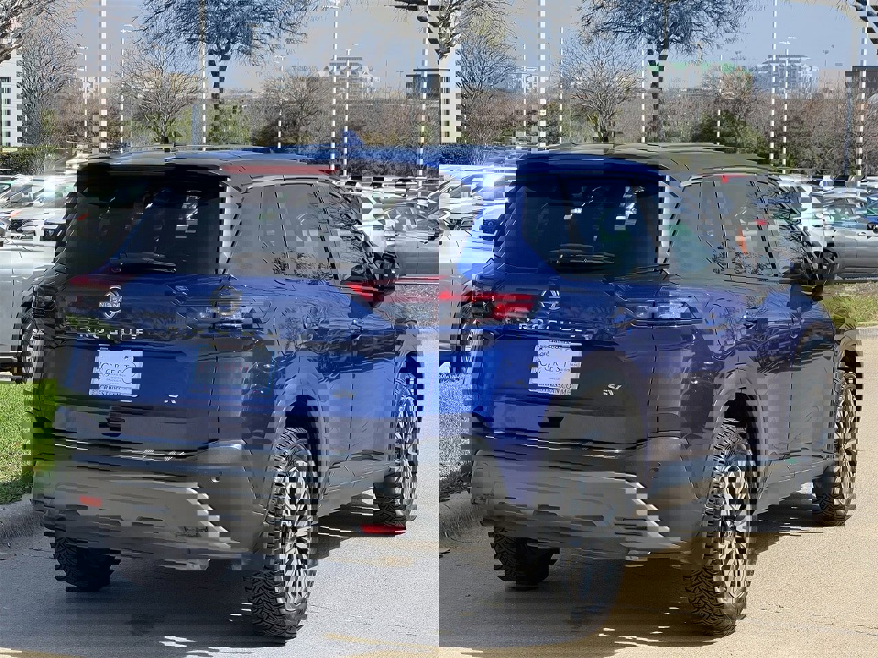 Certified 2023 Nissan Rogue SV image 4