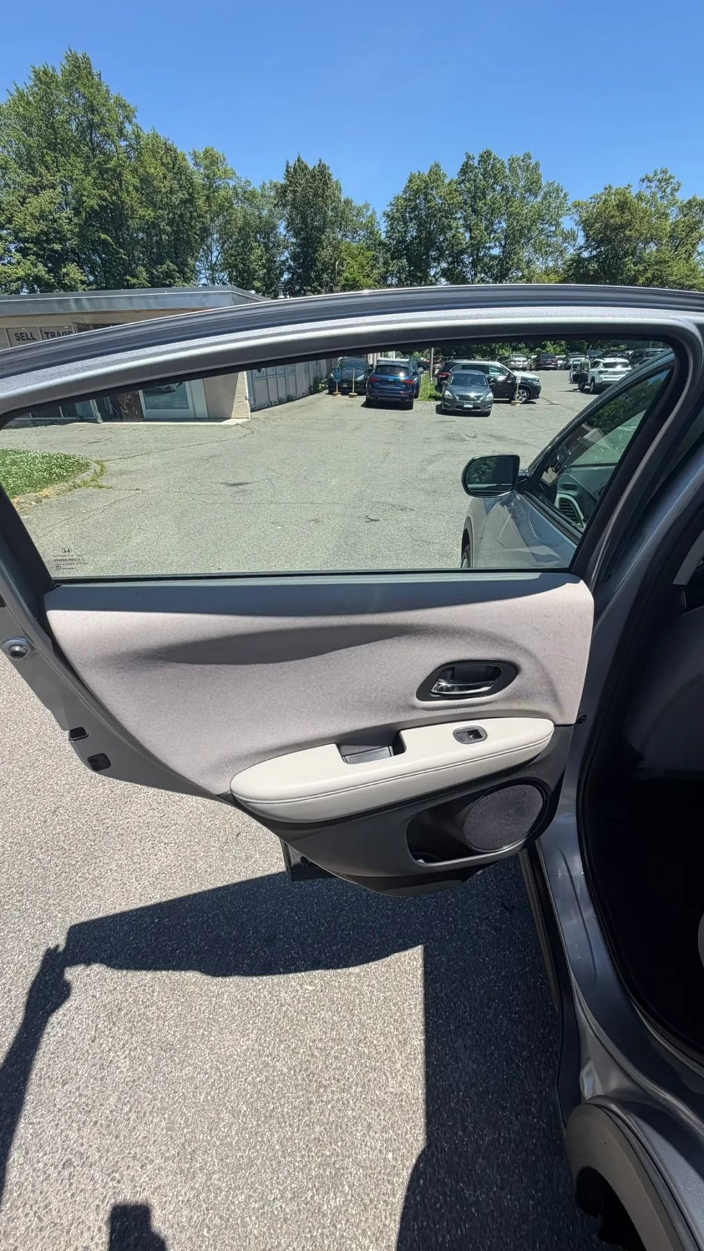 Used 2018 Honda HR-V LX image 18