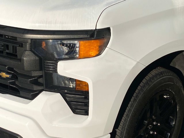 Used 2024 Chevrolet Silverado 1500 Custom RWD image 4