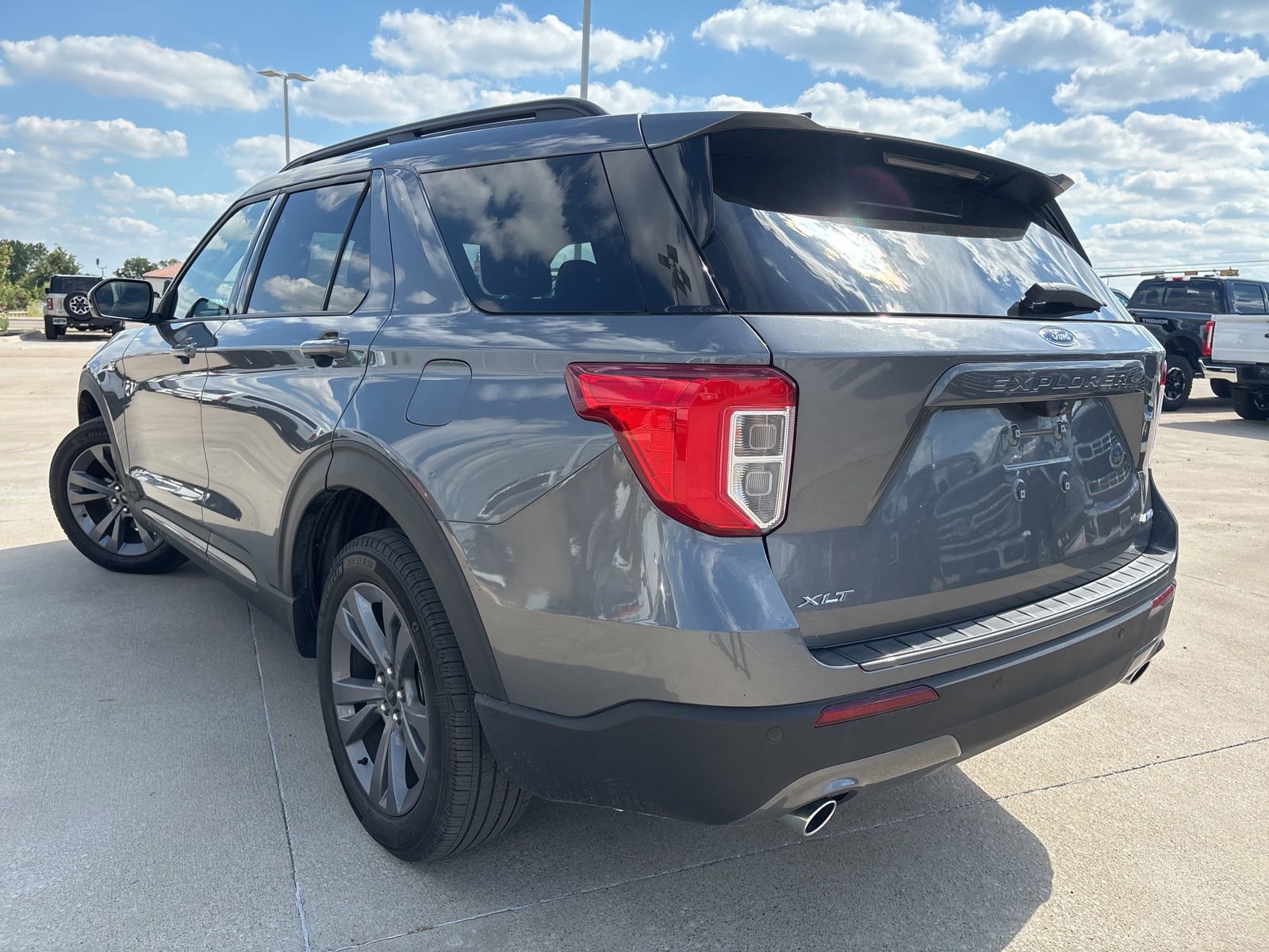 Certified 2022 Ford Explorer XLT w/ Equipment Group 202A image 5