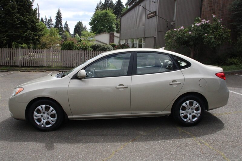 Used 2010 Hyundai Elantra GLS FWD image 12