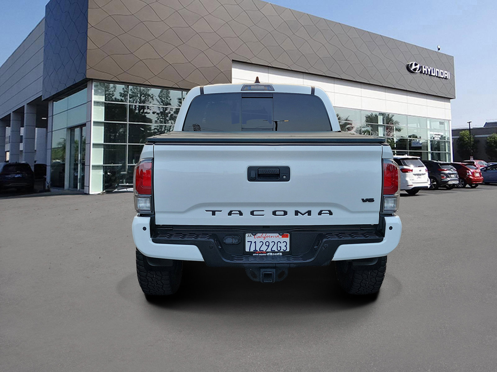 Used 2021 Toyota Tacoma TRD Off-Road w/ Technology Package AWD/4WD image 4
