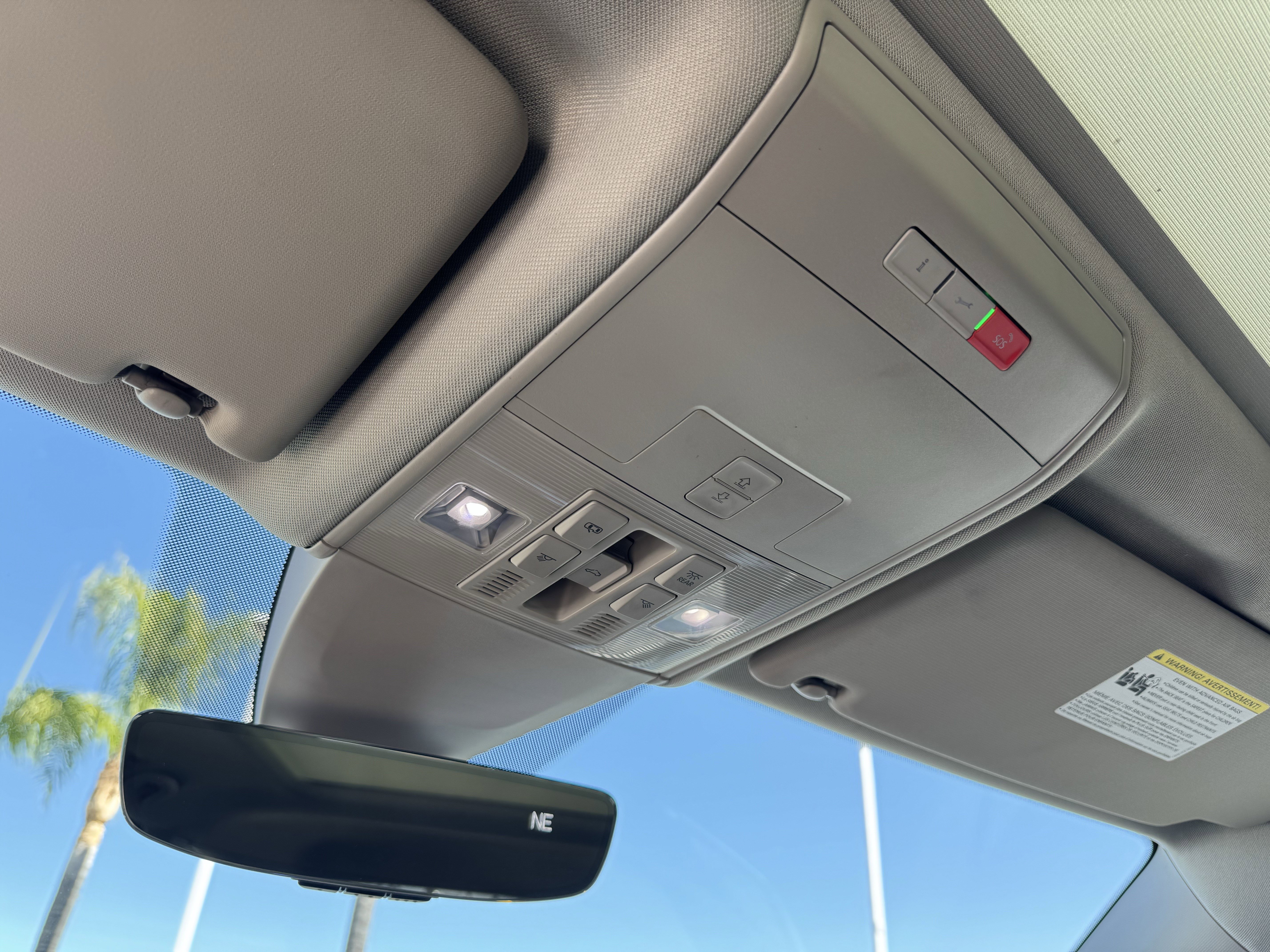 Used 2021 Volkswagen Atlas SEL R-Line image 32