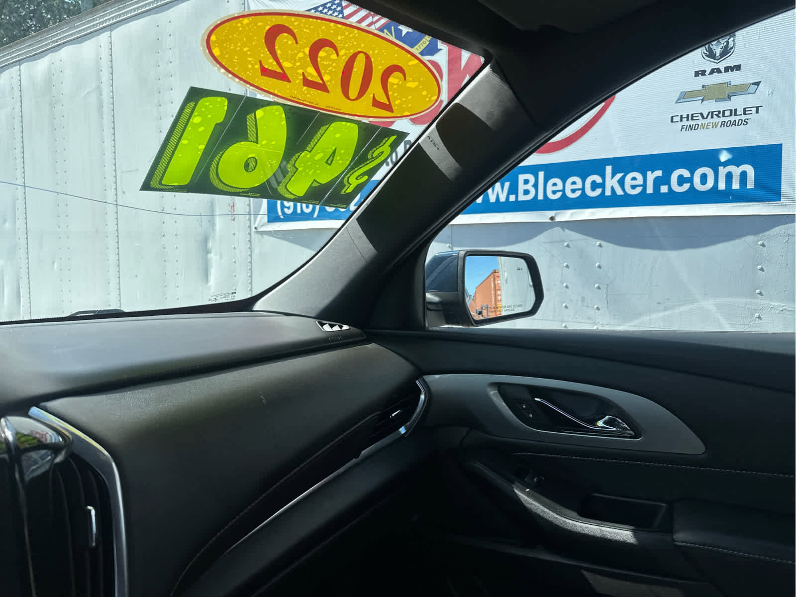 Used 2022 Chevrolet Traverse LT image 42