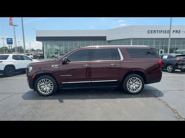 Certified 2023 GMC Yukon XL SLT w/ SLT Premium Package AWD/4WD image 5