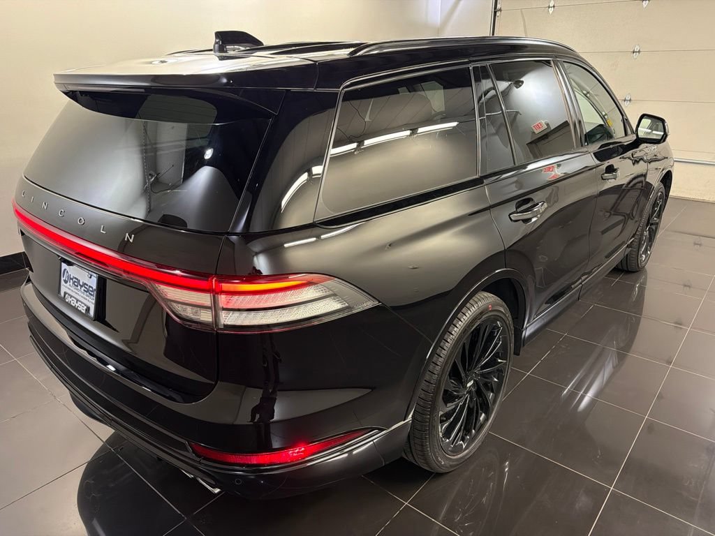 New 2026 Lincoln Aviator Reserve w/ Jet Appearance Package AWD/4WD image 6