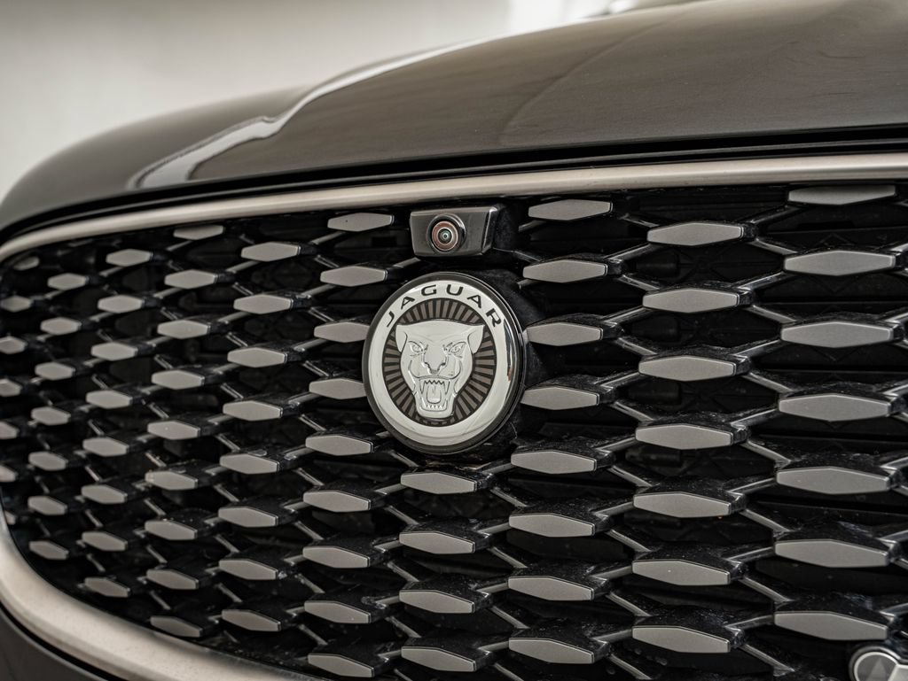 Certified 2025 Jaguar F-PACE R-Dynamic S AWD/4WD image 12