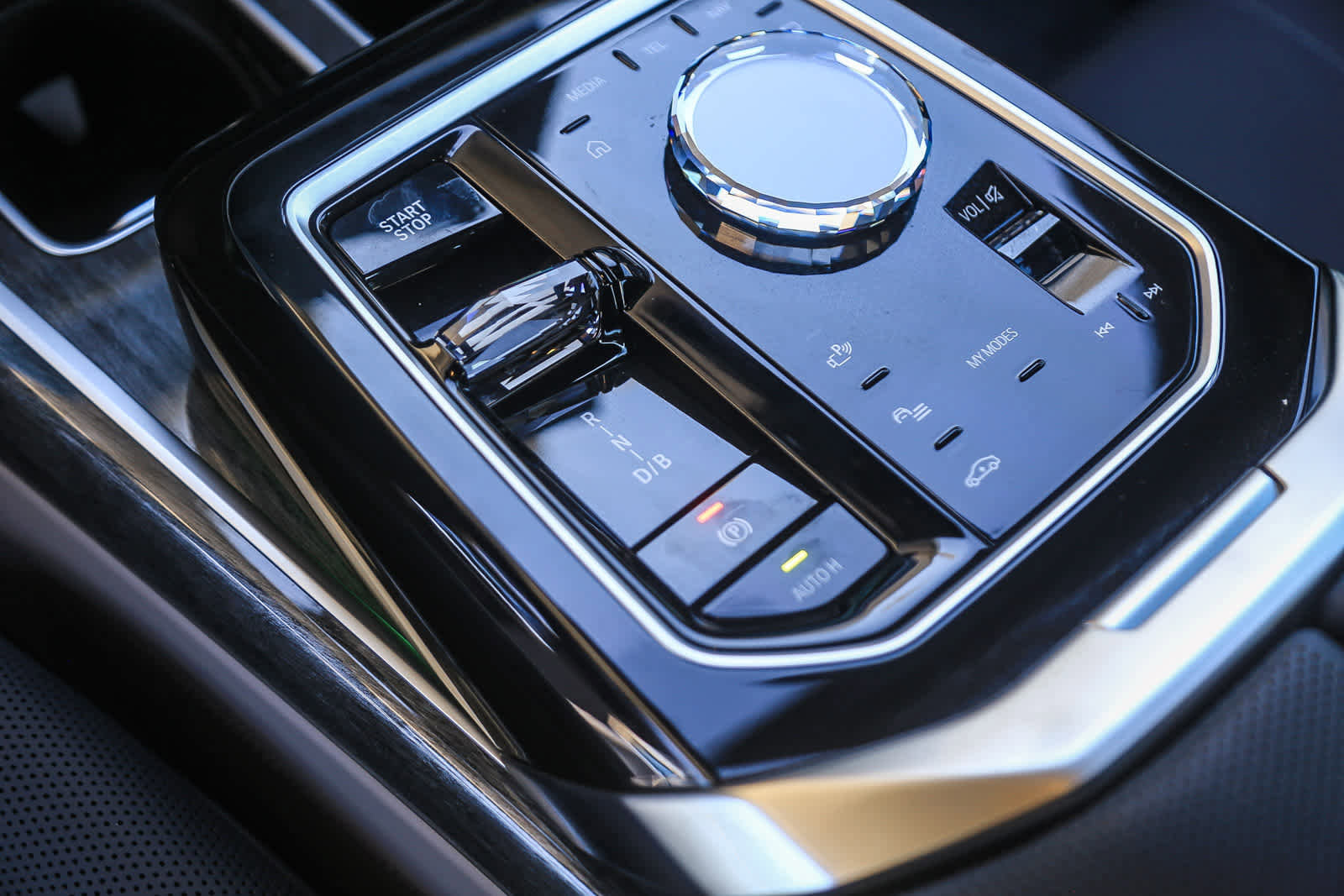 Used 2025 BMW i7 M70 w/ Executive Package image 16