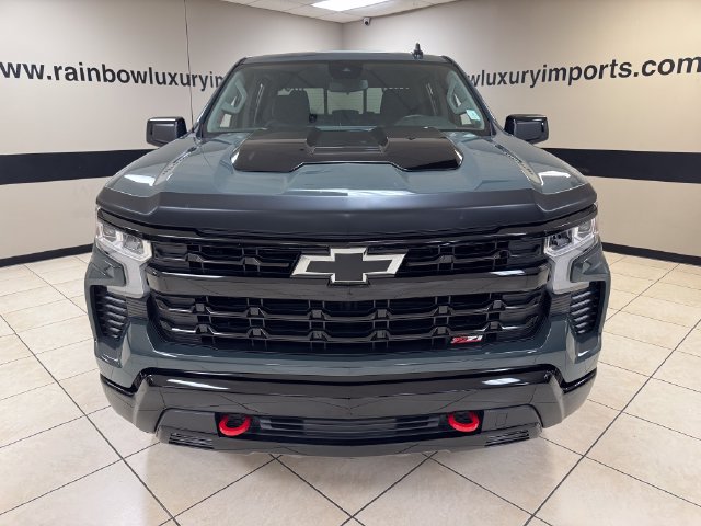 Used 2026 Chevrolet Silverado 1500 LT Trail Boss w/ Convenience Package II AWD/4WD image 2