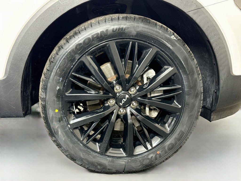 Used 2022 Kia Telluride SX w/ Towing Package FWD image 31
