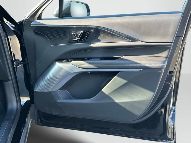 Used 2025 Cadillac Lyriq Luxury image 23