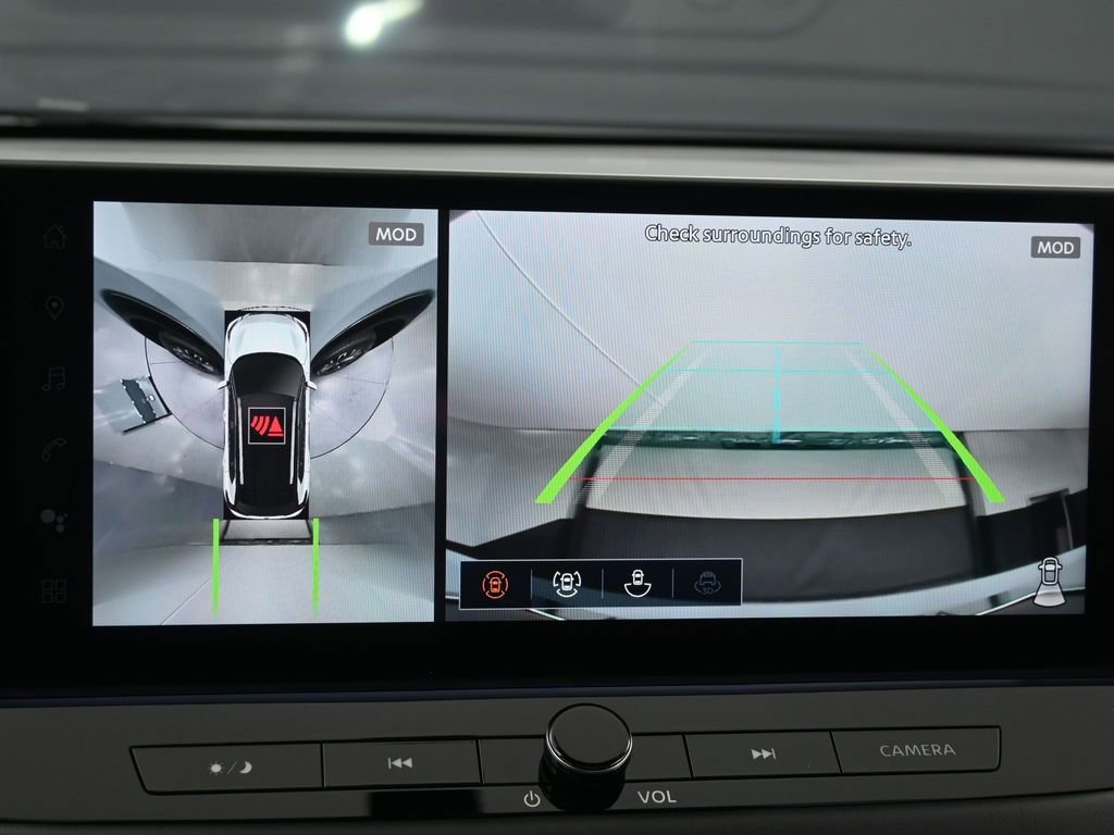 Certified 2025 Nissan Rogue Platinum w/ Tech Package image 20