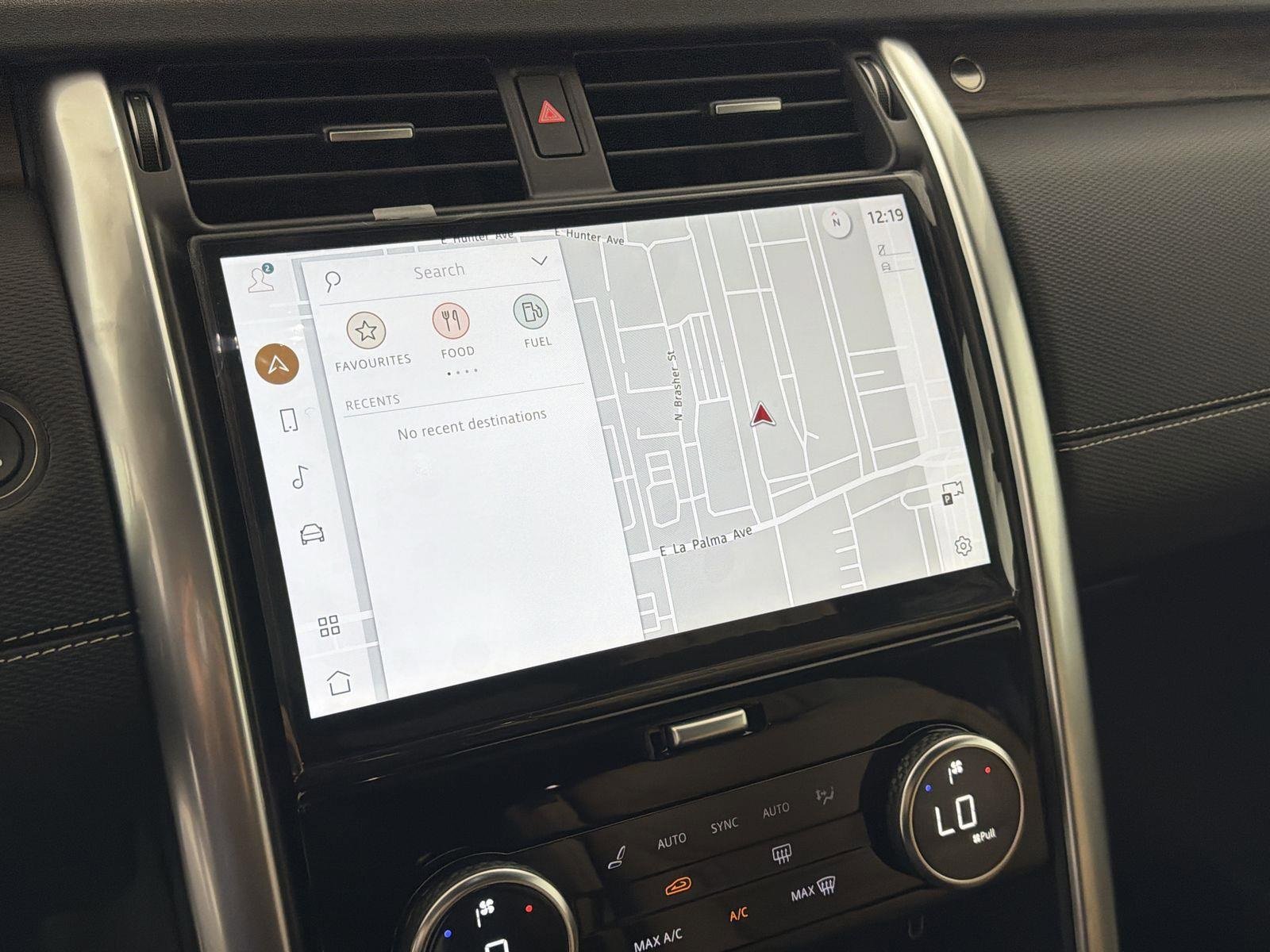 New 2026 Land Rover Discovery Dynamic SE image 14