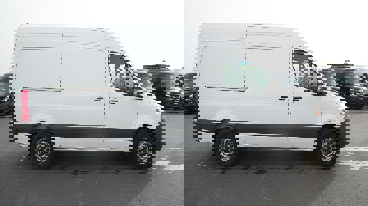 Used 2024 Mercedes-Benz Sprinter 144 Cargo image 5